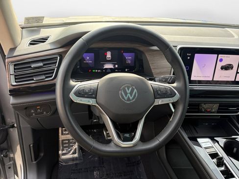 Used 2025 Volkswagen Atlas SEL Premium R-Line AWD/4WD image 10
