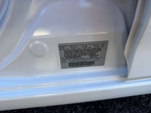 Used 2025 Nissan Versa SV image 27