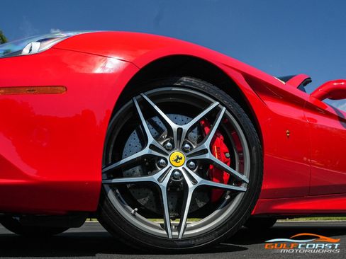 Used 2015 Ferrari California T image 12