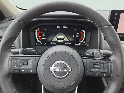 Used 2024 Nissan Rogue SL w/ SL Premium Package image 24