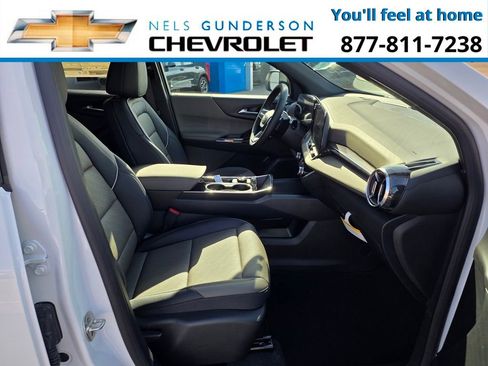 New 2026 Chevrolet Equinox LT w/ Convenience Package II AWD/4WD image 15