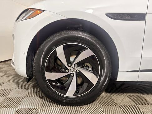 New 2026 Jaguar F-PACE R-Dynamic S image 9