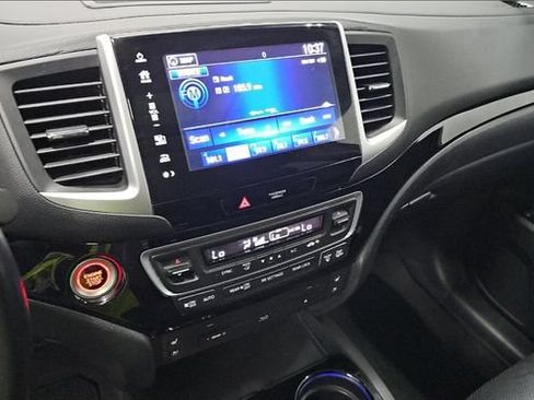 Used 2017 Honda Pilot Elite image 18