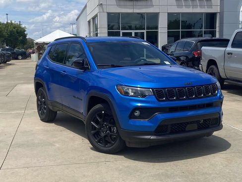 New 2026 Jeep Compass Latitude AWD/4WD image 32