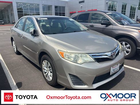 Used 2013 Toyota Camry LE FWD image 1
