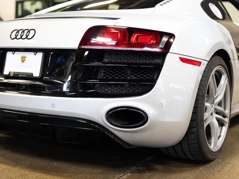 Used 2011 Audi R8 V10 image 30