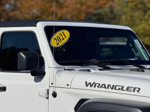 Used 2021 Jeep Wrangler Sport image 8