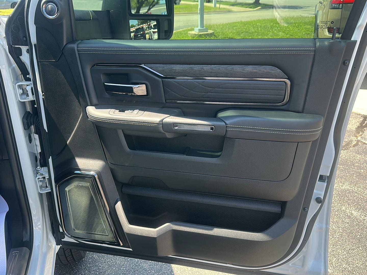Used 2026 RAM 3500 Limited AWD/4WD image 19