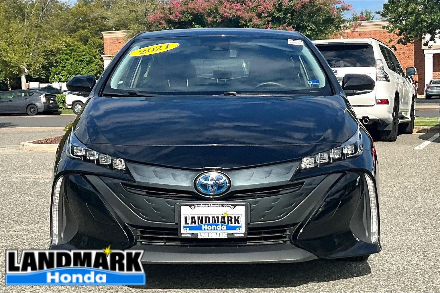 Used 2021 Toyota Prius Prime LE w/ Carpet Mat Package (TMS) FWD image 3