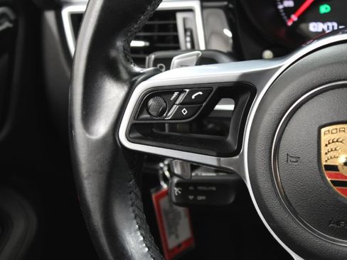 Used 2018 Porsche Macan AWD/4WD image 27