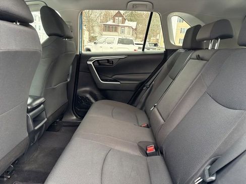 Used 2019 Toyota RAV4 LE image 12