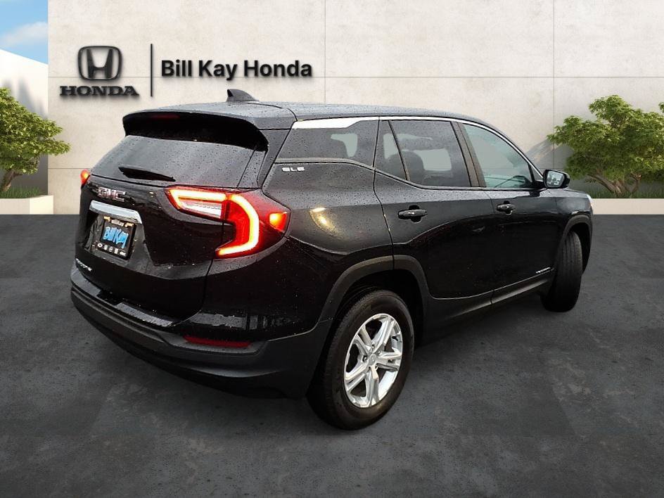 Used 2023 GMC Terrain SLE FWD image 3