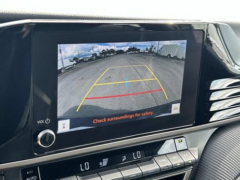 Used 2025 Toyota Camry SE FWD image 27