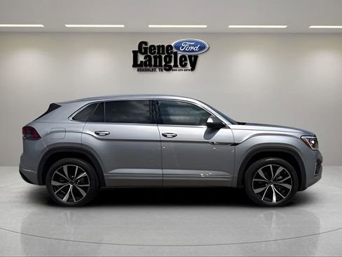 Used 2024 Volkswagen Atlas Cross Sport SEL Premium R-Line AWD/4WD image 9