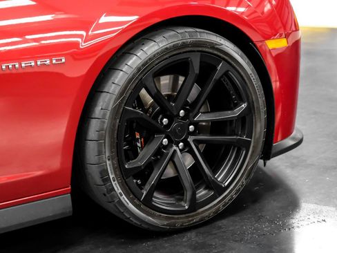 Used 2014 Chevrolet Camaro ZL1 RWD image 46