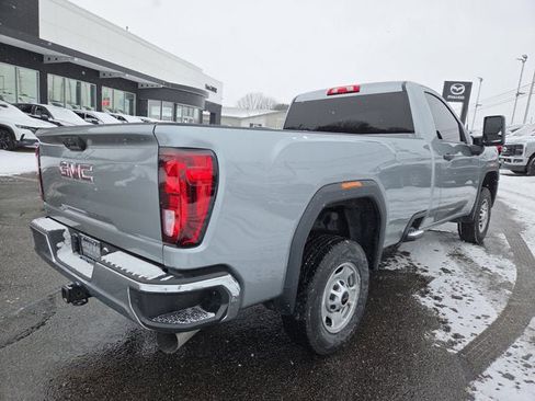 Used 2024 GMC Sierra 2500 Pro w/ Convenience Package image 5