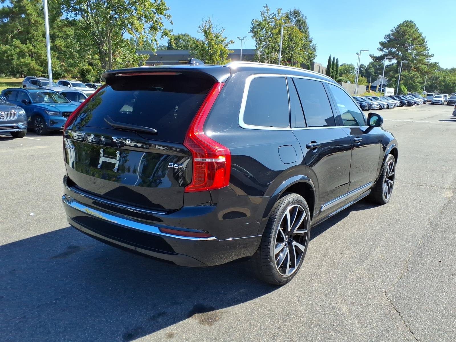 Used 2023 Volvo XC90 B6 Plus w/ Protection Package Premier AWD/4WD image 3