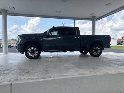 Used 2025 GMC Sierra 2500 Denali w/ Max Trailering Package AWD/4WD image 8
