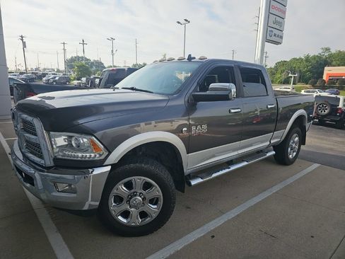 Used 2015 RAM 2500 Laramie AWD/4WD image 2