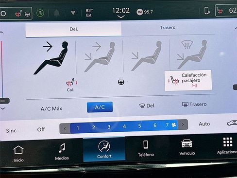 Used 2025 Chrysler Pacifica Select FWD image 20