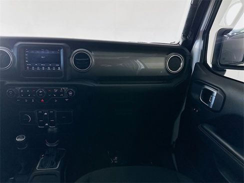 Used 2018 Jeep Wrangler Unlimited Sahara w/ Cold Weather Group image 19