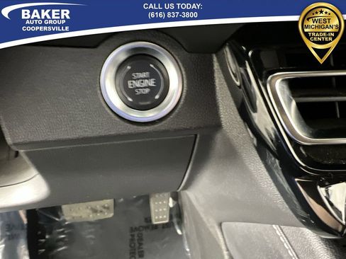 Certified 2025 Chevrolet Traverse LT w/ Sun and Wheel Package image 18