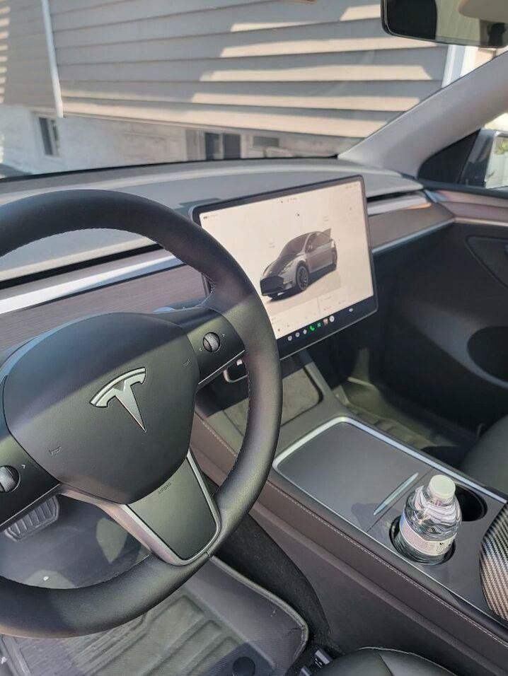 Used 2023 Tesla Model Y Long Range AWD/4WD image 4