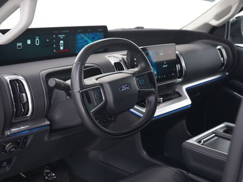 Used 2025 Ford Expedition Platinum AWD/4WD image 29