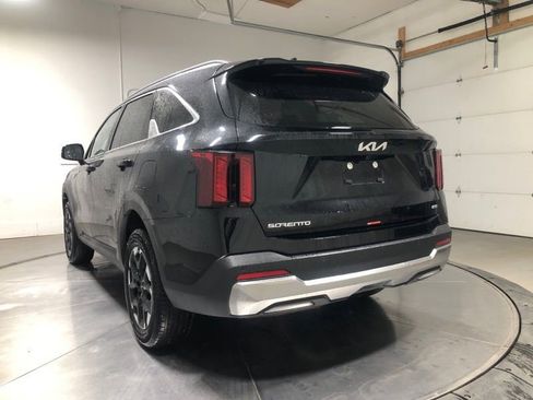 New 2026 Kia Sorento S w/ S Panoramic Sunroof Package image 5