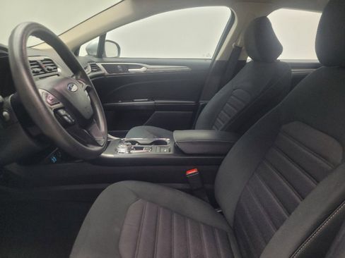 Used 2020 Ford Fusion SE FWD image 17