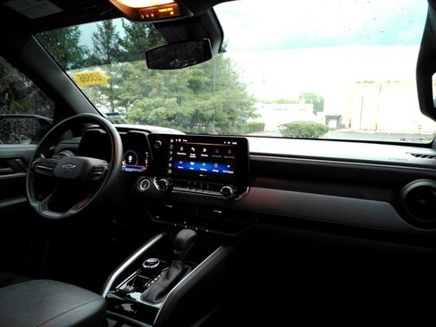 Used 2023 Chevrolet Colorado Trail Boss w/ Technology Package AWD/4WD image 15
