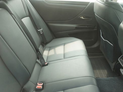 Certified 2023 Lexus ES 300h w/ Premium Package FWD image 10