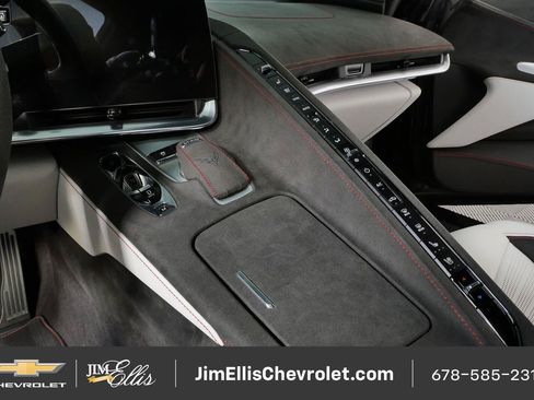 Used 2023 Chevrolet Corvette Z06 RWD image 18