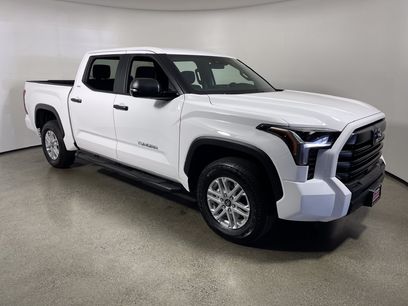 New 2026 Toyota Tundra SR5 w/ SR5 Convenience Package