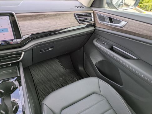 New 2026 Volkswagen Atlas SEL image 18