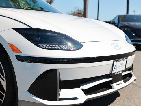 Used 2025 Hyundai Ioniq 6 SEL AWD/4WD image 9