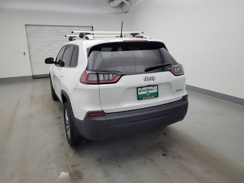Used 2019 Jeep Cherokee Latitude Plus w/ Comfort/Convenience Group FWD image 6