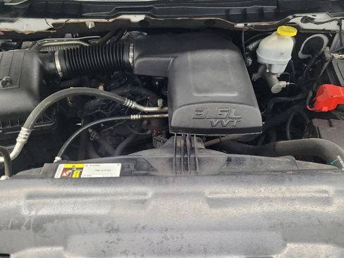 Used 2021 RAM 1500 Classic SLT AWD/4WD image 30