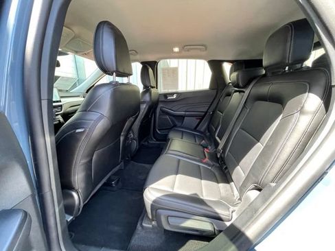 Certified 2025 Ford Escape Platinum AWD/4WD image 8