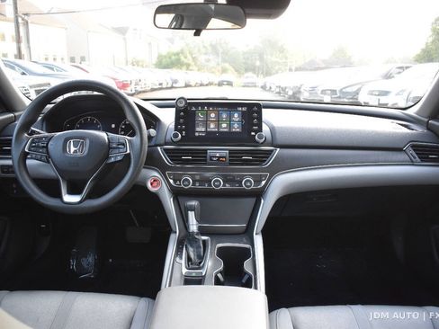 Used 2018 Honda Accord EX image 17