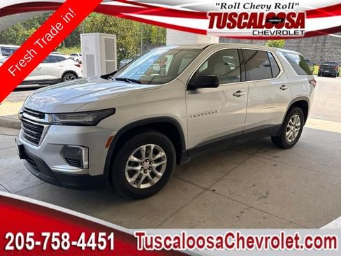 Used 2022 Chevrolet Traverse LS FWD image 1