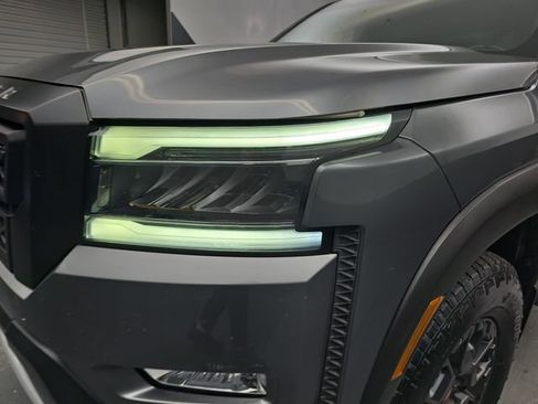 Used 2023 Nissan Frontier PRO-4X w/ Pro-4X Premium Package image 14