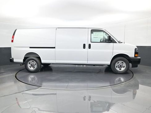New 2026 GMC Savana 2500 Extended w/ Driver Convenience Package image 4