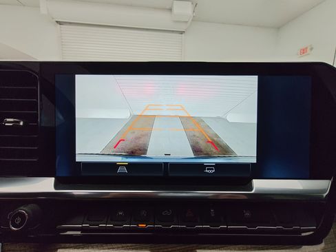 Certified 2024 Chevrolet Silverado 1500 LT image 36