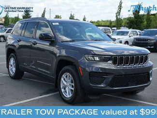 New 2026 Jeep Grand Cherokee Laredo w/ Trailer Tow Package AWD/4WD 360° Tour
