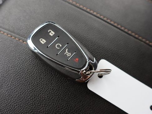 Used 2018 Chevrolet Traverse LT image 35