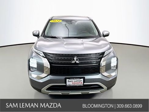 Used 2024 Mitsubishi Outlander SE Black Edition image 8