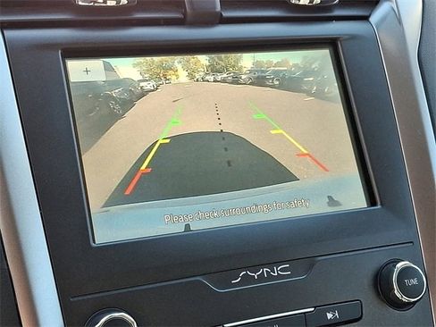 Used 2020 Ford Fusion SE image 20