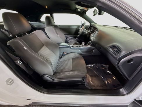 Used 2022 Dodge Challenger R/T image 27