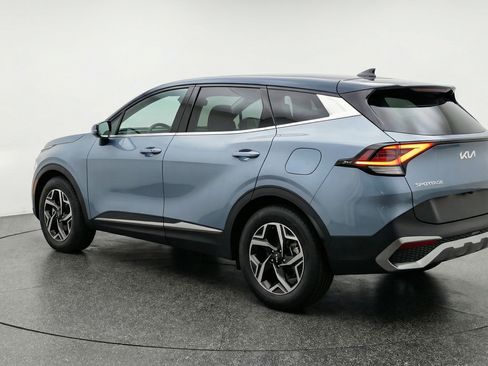 Used 2025 Kia Sportage LX image 6